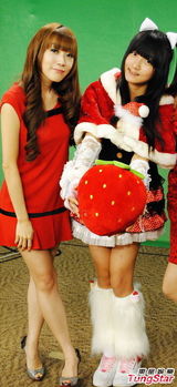 组图：许雅涵入选为宅男女神 独家圣诞私房图曝光