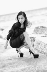 组图：威尼斯美裙盘点 休闲靓丽vs性感妖娆