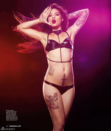 组图：俄罗斯个性美女纹身摄影师性感写真