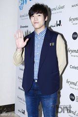 组图：missA等助阵时装周 金宇彬走秀变吸血鬼