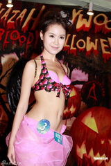 组图：六位亚姐候选人泳装亮相 俏丽佳人齐斗艳