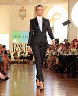 高清组图：辣妈超模米兰达-可儿现身悉尼走秀