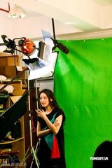 幻灯图：舒淇变身网游主角身陷险境 等待粉丝营救