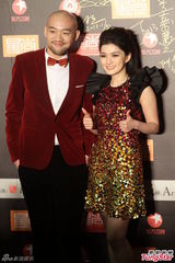 组图：关之琳张柏芝红毯比拼 李敏镐帅气亮相