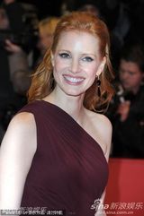 高清图：《大将军寇流岚》首映 巴特勒查斯坦嬉闹