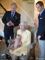 组图：山寨凯特威廉再出镜 模拟宝宝出生后情景