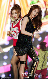 组图：东方神起少女时代等众星助阵梦想演唱会