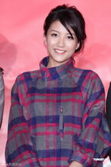 组图：陈嘉桓宣传新片《竞雄女侠》狼吻事件受关注