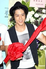 组图：武虎将团员开SPA馆 好友陈思璇性感助阵