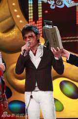 幻灯图：《华人大综艺》首期 成龙率众“南北腔调”