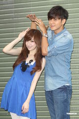 组图：罗志祥被封“大雕”很得意 与王心凌合拍MV