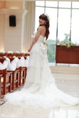 组图：邓家佳《爱3》曝新娘写真 俏皮不失典雅