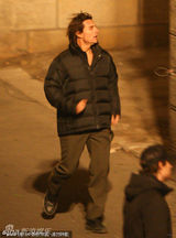 组图：克鲁斯《碟中谍4》片场狂奔 露招牌笑容