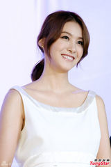 组图：韩星柳仁英赴台代言 望与周杰伦合作