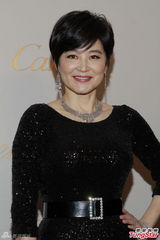 组图：林青霞华丽造型亮相再现巨星风范