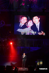 幻灯图：刘家昌小巨蛋开唱 萧敬腾甄妮等道贺