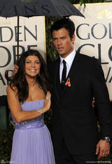 高清组图：菲姬与老公恩爱现身金球奖红毯