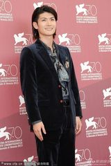 组图：《宇宙海贼哈洛克船长》松本零士亮相