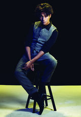 组图：陈坤再登杂志封面 玩转视觉系造型百变