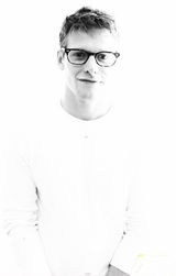 组图：《吸血鬼日记》主创黑白漫展照片曝光