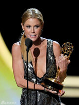 组图：艾美奖现场 朱莉-波文获喜剧类最佳女配角