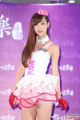 组图：WeatherGirls超短裙秀美腿 性感可爱