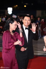 高清图：周润发与发嫂结伴现身红毯 发哥神采飞扬