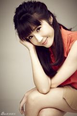 组图：方安娜清新写真诠释知性美