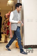 组图：missA等助阵时装周 金宇彬走秀变吸血鬼