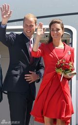 组图：英国凯特王妃频频亮相 偏爱优雅装扮