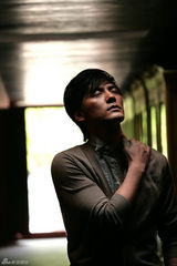 组图：多面吴庆哲新写真 偶像小生展示型男实力