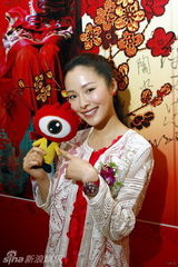 幻灯组图：江一燕家乡代言黄酒 外表柔美内心执着