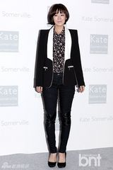 组图：韩星韩高恩韩惠珍等靓装为名品站台