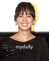 组图：金泰熙杨东根出席新片《大奖赛》媒体首映