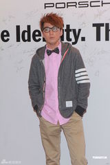 组图：容祖儿曝闲时喜驾车 盼黄伟文演唱会DVD顺利