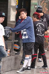 组图：敖犬尬舞宝刀未老 气喘自嘲人老变退步