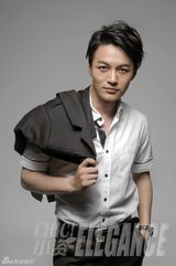 组图：郑国霖写真诠释三优熟男魅力两重天