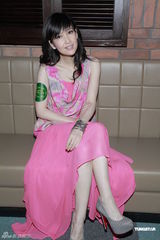 组图：周慧敏倪震为父庆生 闻张茆强颜欢笑