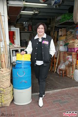 组图：李亚男拍摄外景 称王祖蓝未求婚