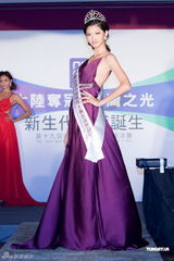 组图：吴宜桦汤佩华热情演出 重现新丝路决赛现场