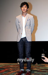 组图：刘承浩朴哲民为动画片配音 助阵媒体首映会