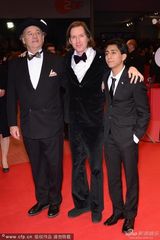 组图：《布达佩斯大饭店》导演韦斯-安德森现身