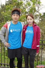 组图：方力申邓丽欣携手参与慈善跑步亲密互动