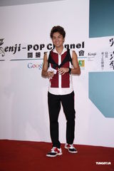 组图：吴克群承认与阿娇合作 盼媒体勿二度伤害她