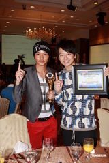 组图：张晋出席庆功活动 透露刚知蔡少芬有身孕