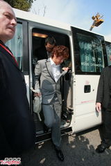 组图：郭晶晶婚礼直击 郭父郭母正装贵气入场