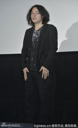 组图：《吸血鬼》东京首映 岩井俊二苍井优亮相