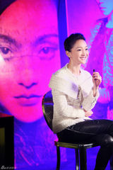 组图：周迅章子怡老佛爷摄影展时尚斗艳