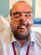 组图：蛇精病网友比赛胶带粘脸 集体不成人形