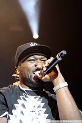 幻灯：50美分演唱会 罗纳尔多现身卡卡与妻子秀恩爱